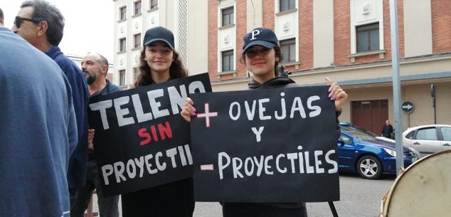 Fotos: El Teleno se alza contra el campo de tiro