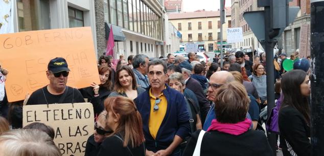 Fotos: El Teleno se alza contra el campo de tiro