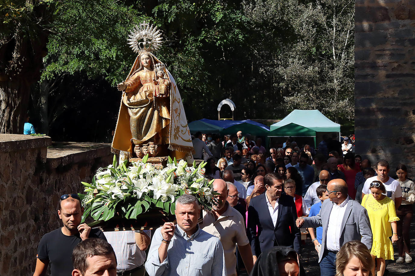 Fotos: Visita a la ermita de Nuestra Señora de Manzaneda en Manzaneda de Torío