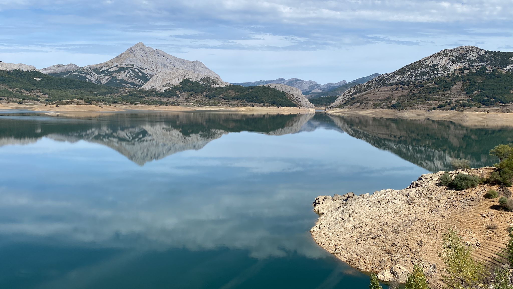 Fotos: Estado en el que se encuentra el pantano del Porma