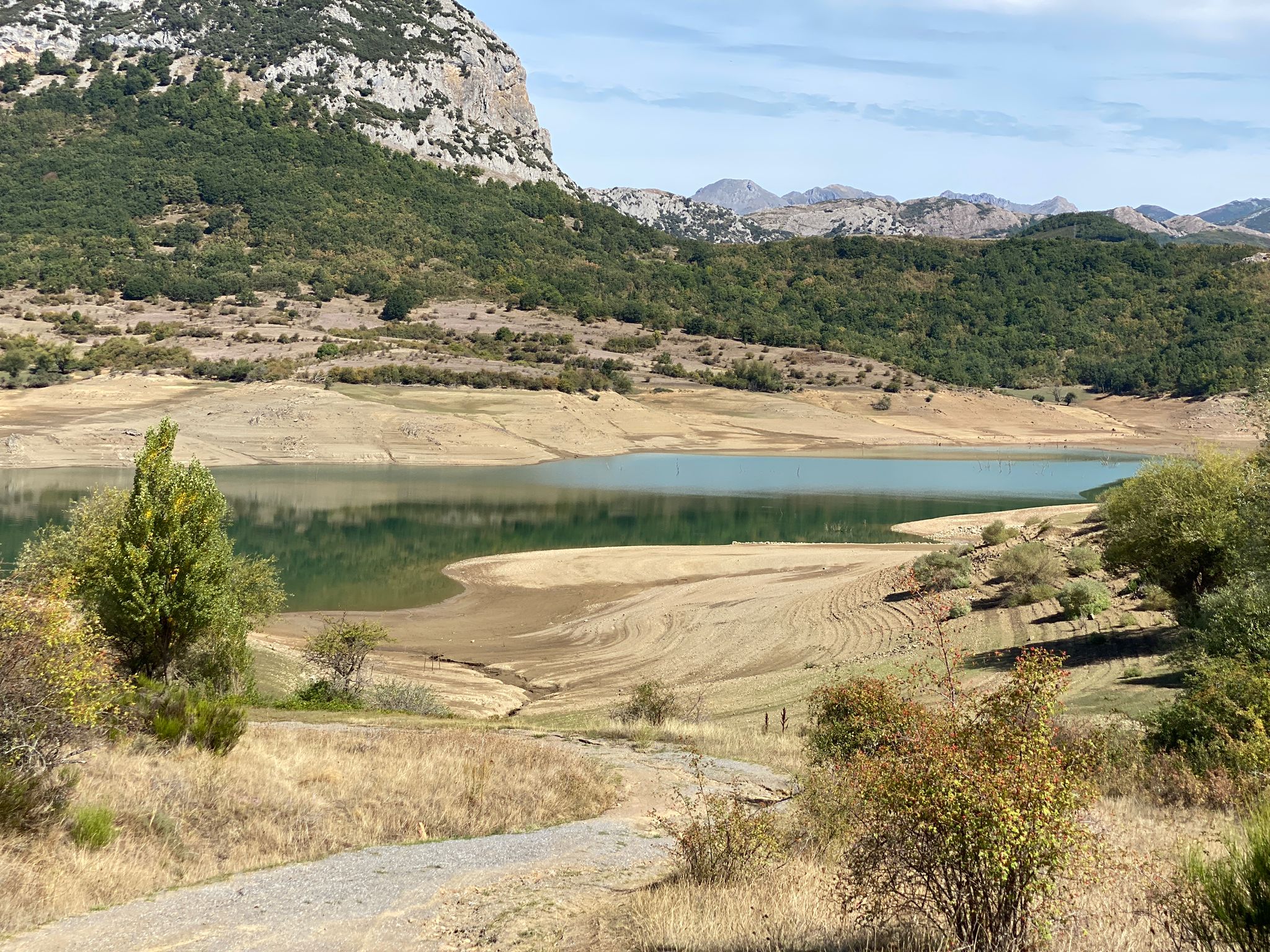 Fotos: Estado en el que se encuentra el pantano del Porma