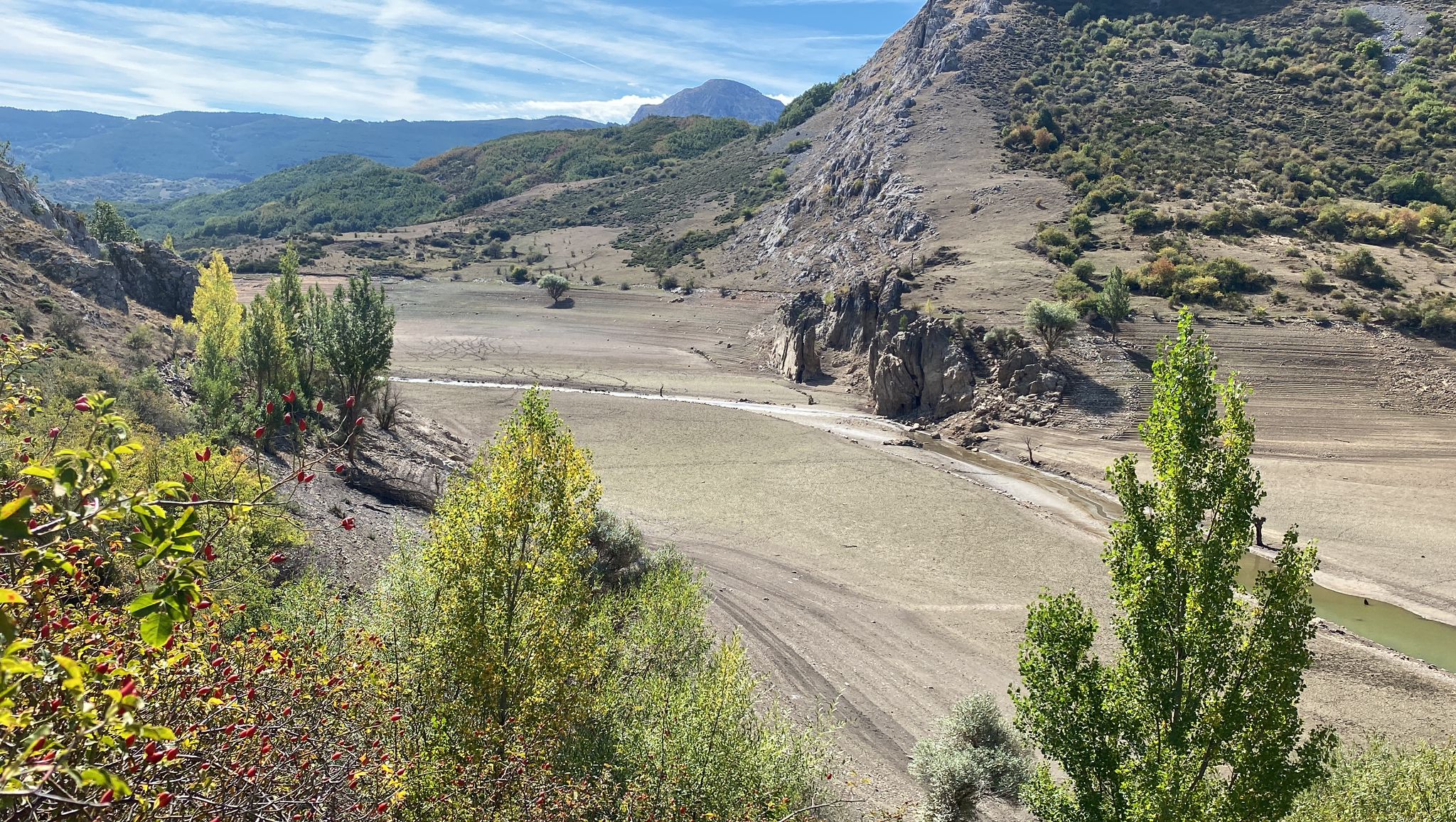 Fotos: Estado en el que se encuentra el pantano del Porma