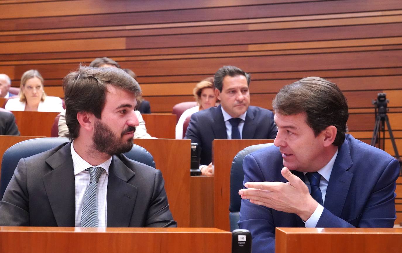 Primera sesión del pleno de las Cortes de Castilla y León, que comienza con las preguntas orales de la sesión de control al Ejecutivo..