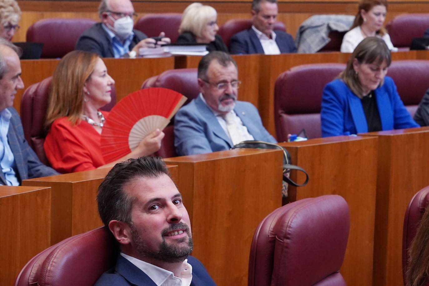 Primera sesión del pleno de las Cortes de Castilla y León, que comienza con las preguntas orales de la sesión de control al Ejecutivo..