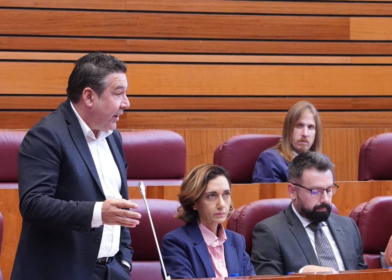 Primera sesión del pleno de las Cortes de Castilla y León, que comienza con las preguntas orales de la sesión de control al Ejecutivo..