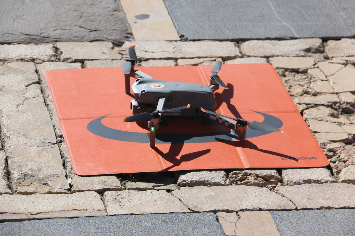 Primer vuelo en la capital de la Unidad de Drones de la Policía. 