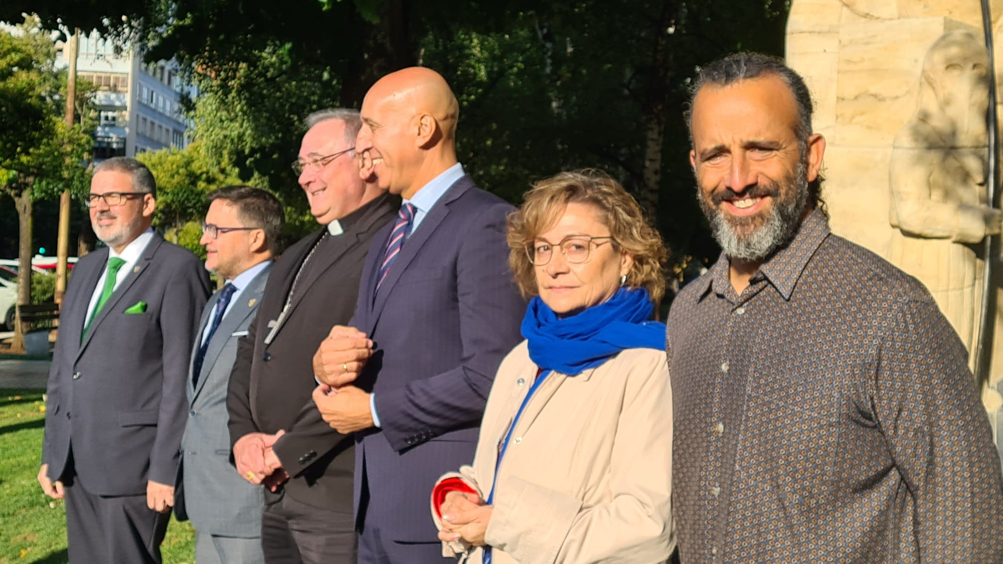 Fotos: Inauguración del monumento al papón en León