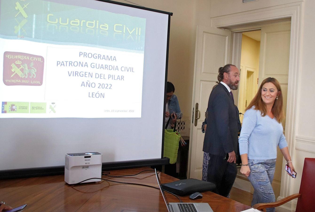 La delegada del Gobierno en Castilla y León, Virginia Barcones, presenta el programa de actividades para la semana institucional de la Guardia Civil 2022. También asisten el alcalde de León, José Antonio Diez; el presidente de la Diputación de León, Eduardo Morán; el subdelegado del Gobierno, Faustino Sánchez; la delegada territorial de la Junta de Castilla y León, Ester Muñoz, y el coronel jefe interino de la Comandancia de la Guardia Civil en León, Julio Gutiérrez. 