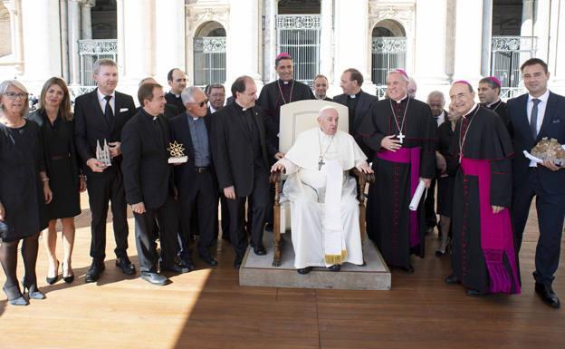 Audiencia de la delegación castellano y leonesa con el papa Francisco en el Vaticano.