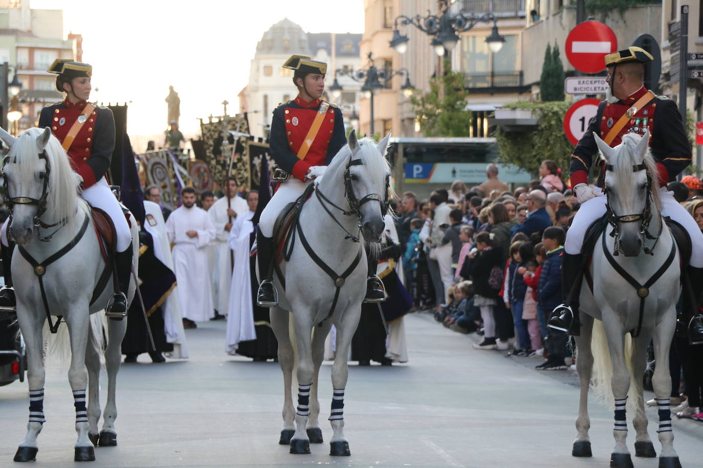 El 33 Encuentro Nacional de Cofradías celebra la magna procesión' 'Passio Legionensis' como acto central de su programación.