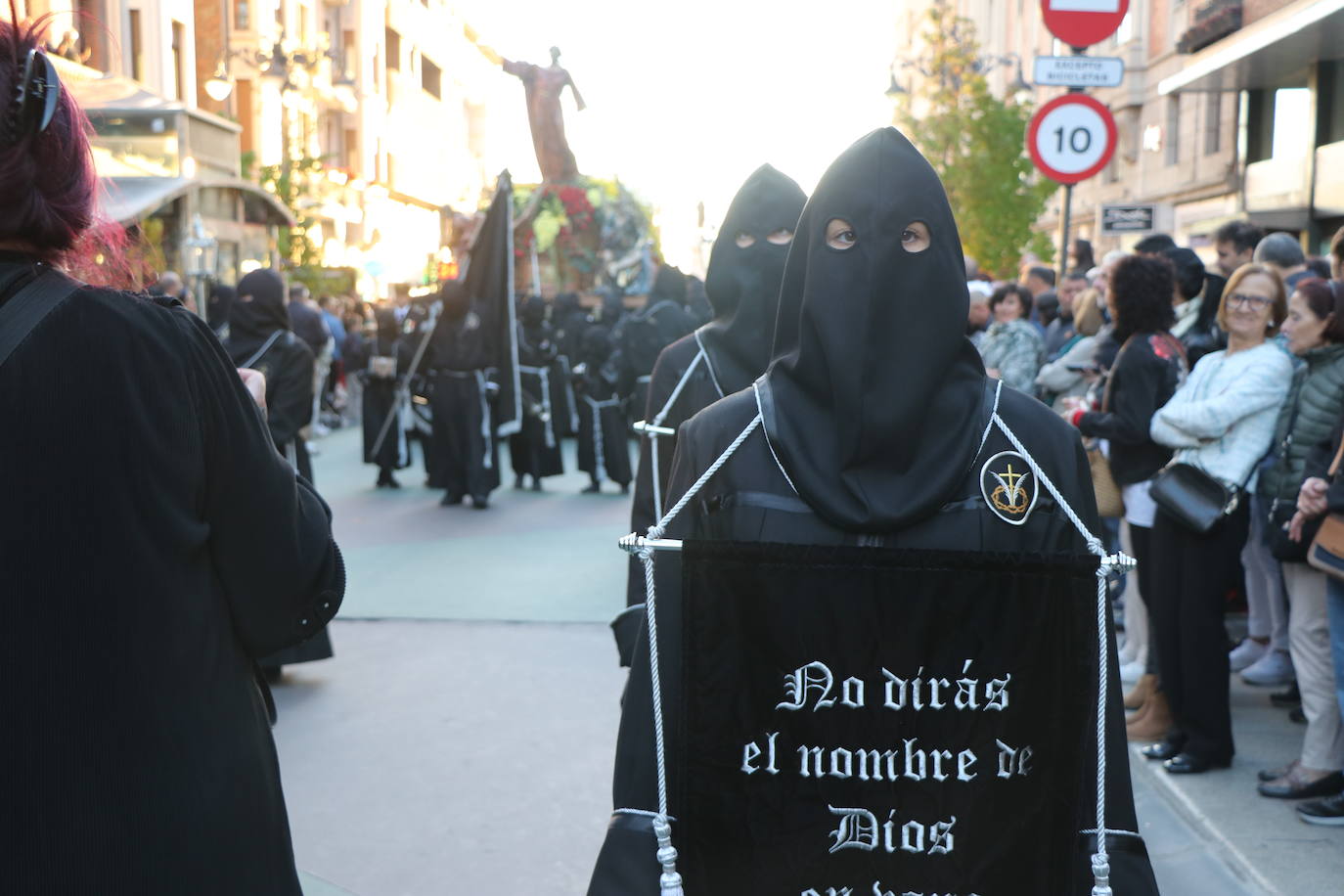 El 33 Encuentro Nacional de Cofradías celebra la magna procesión' 'Passio Legionensis' como acto central de su programación.