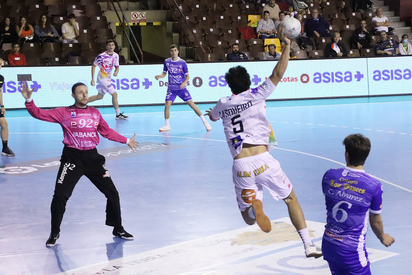 El conjunto marista juega su segundo partido como local ante el Cisne en la cuarta jornada de la Liga Sacyr Asobal