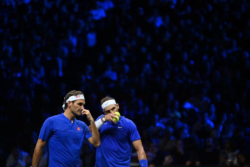 Rafa Nadal y Roger Federer, durante el partido. 