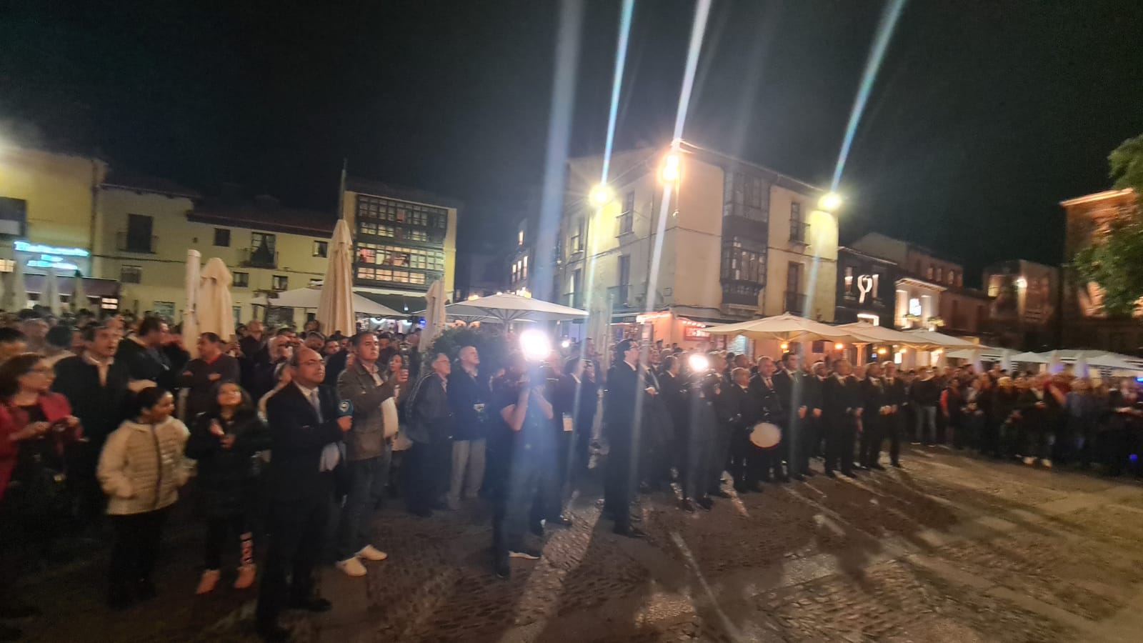 El coronel Julio Andrés Gutiérrez, jefe de la Comandancia de la Guardia Civil en León, durante la alocución