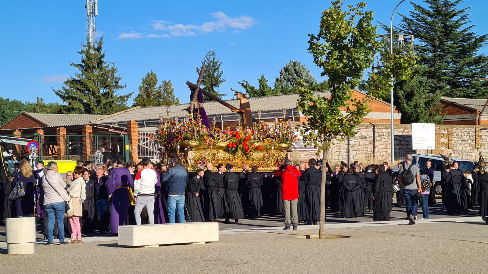 Fotos: Salida de la procesión magna de León