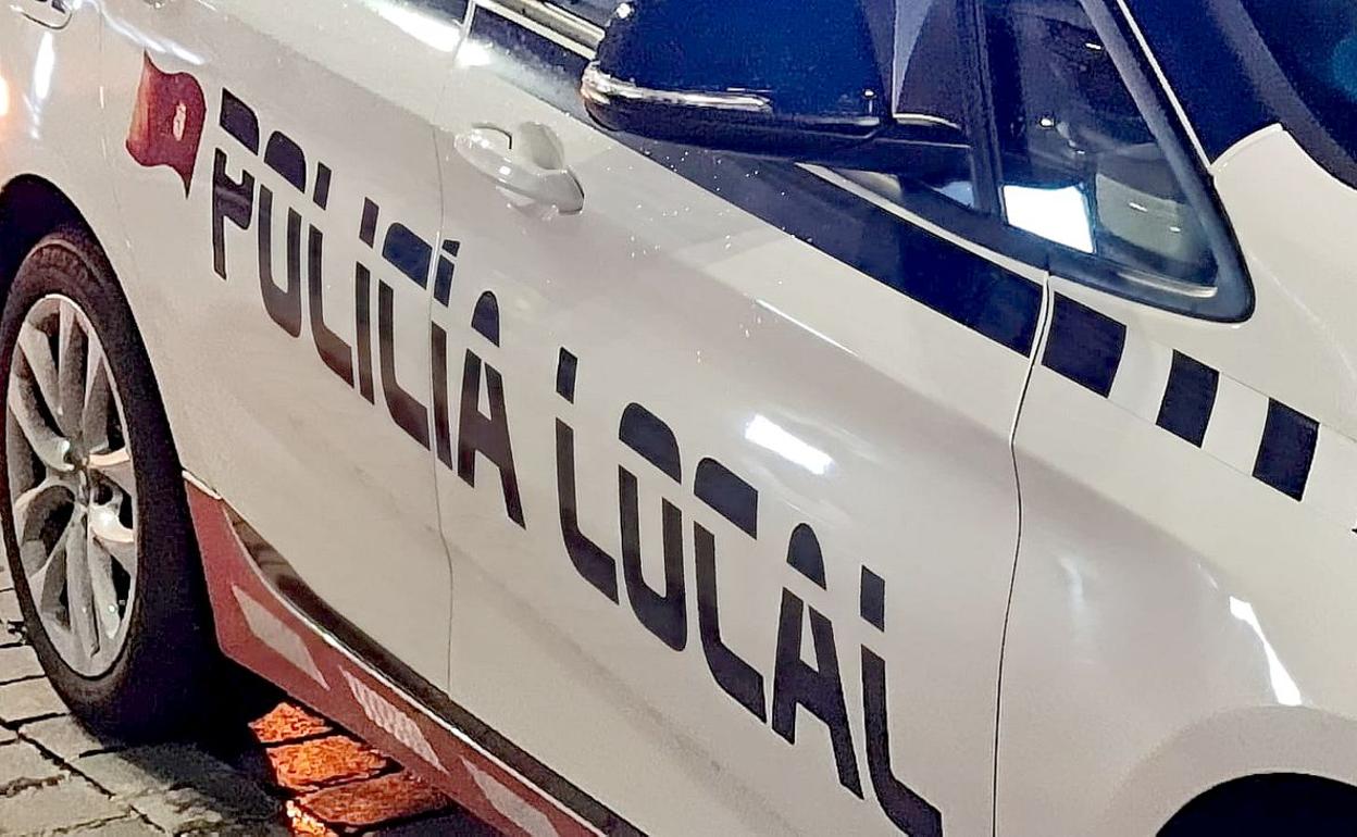 Efectivos de la Policía Local procedieron a la identificación del joven que circulaba en una bici cuya procedencia no logró acreditar. 