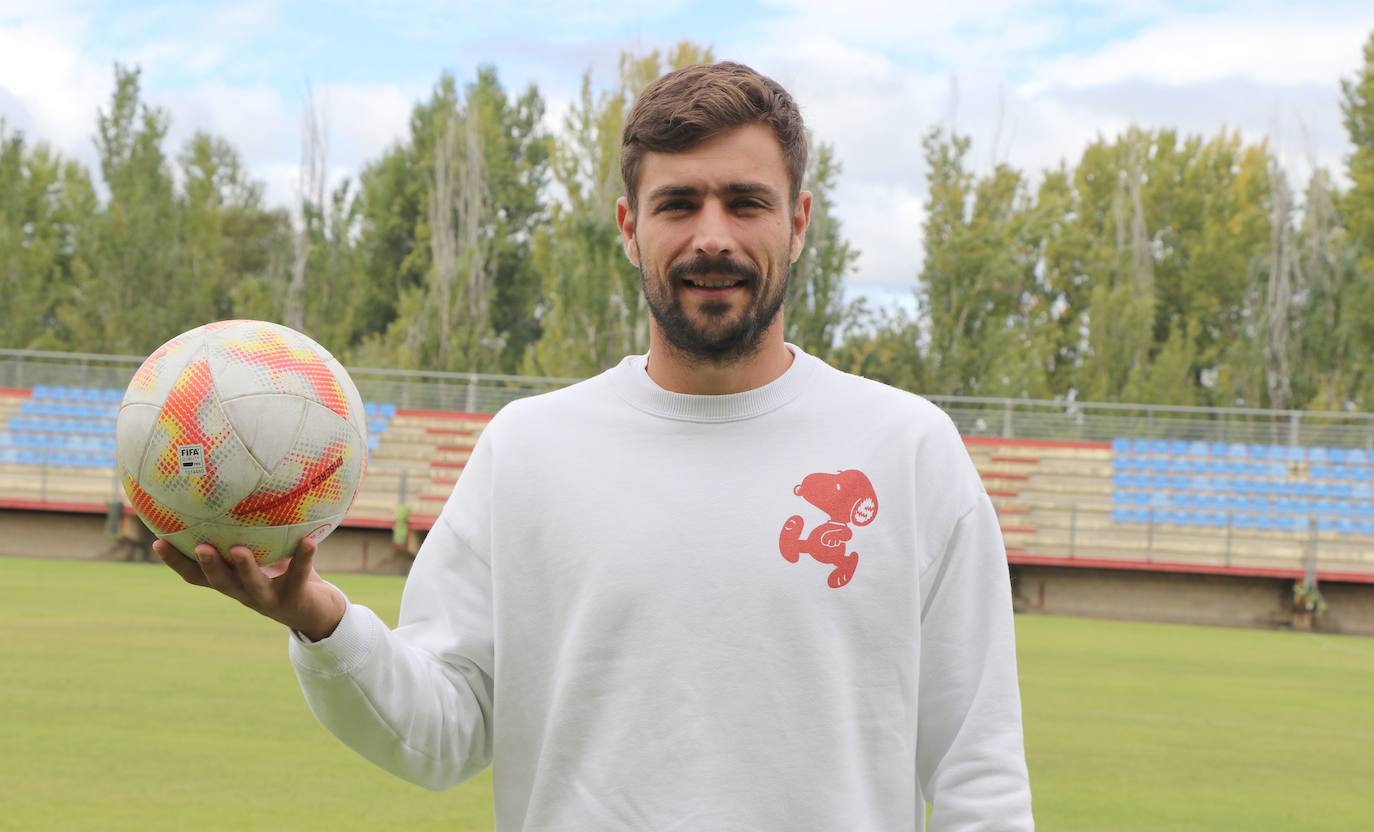 El central leonés ofrece sus impresiones del inicio de temporada con la Cultural