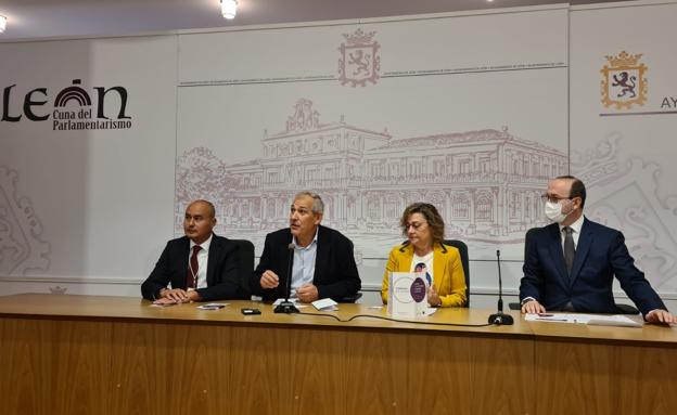 Presentación de una nueva edición de visitas guiadas a los cementerios.