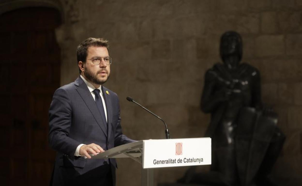 El president Pere Aragonés comparece ante los medios tras la reunión que mantuvo con el secretario general de JxCat, Jordi Turull.
