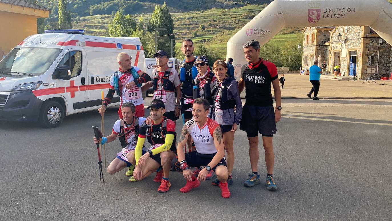 Galería. Los corredores se preparan para la salida.