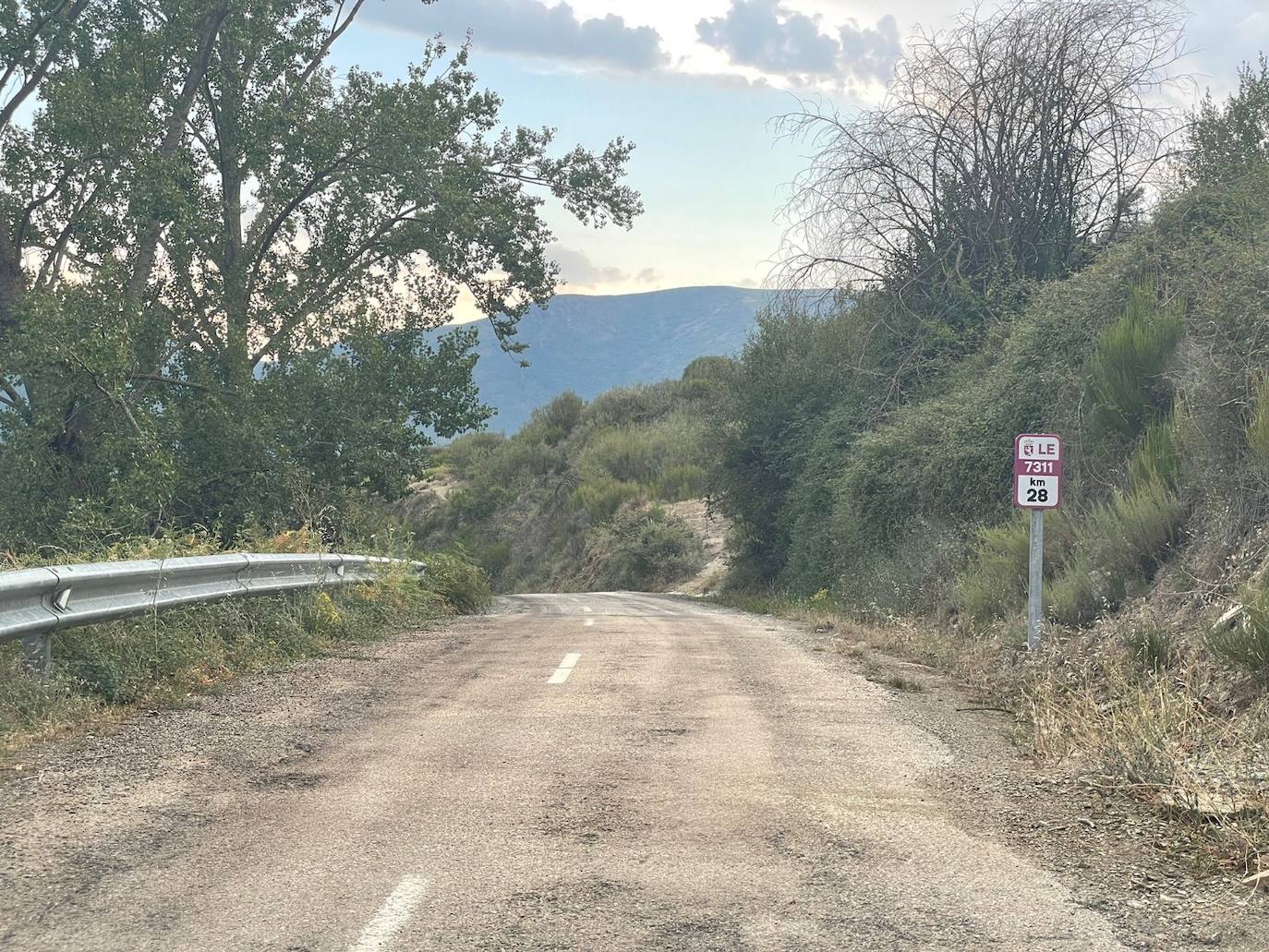 UPL demanda a la Junta el arreglo de la carretera LE-7311 en la comarca de La Cabrera.