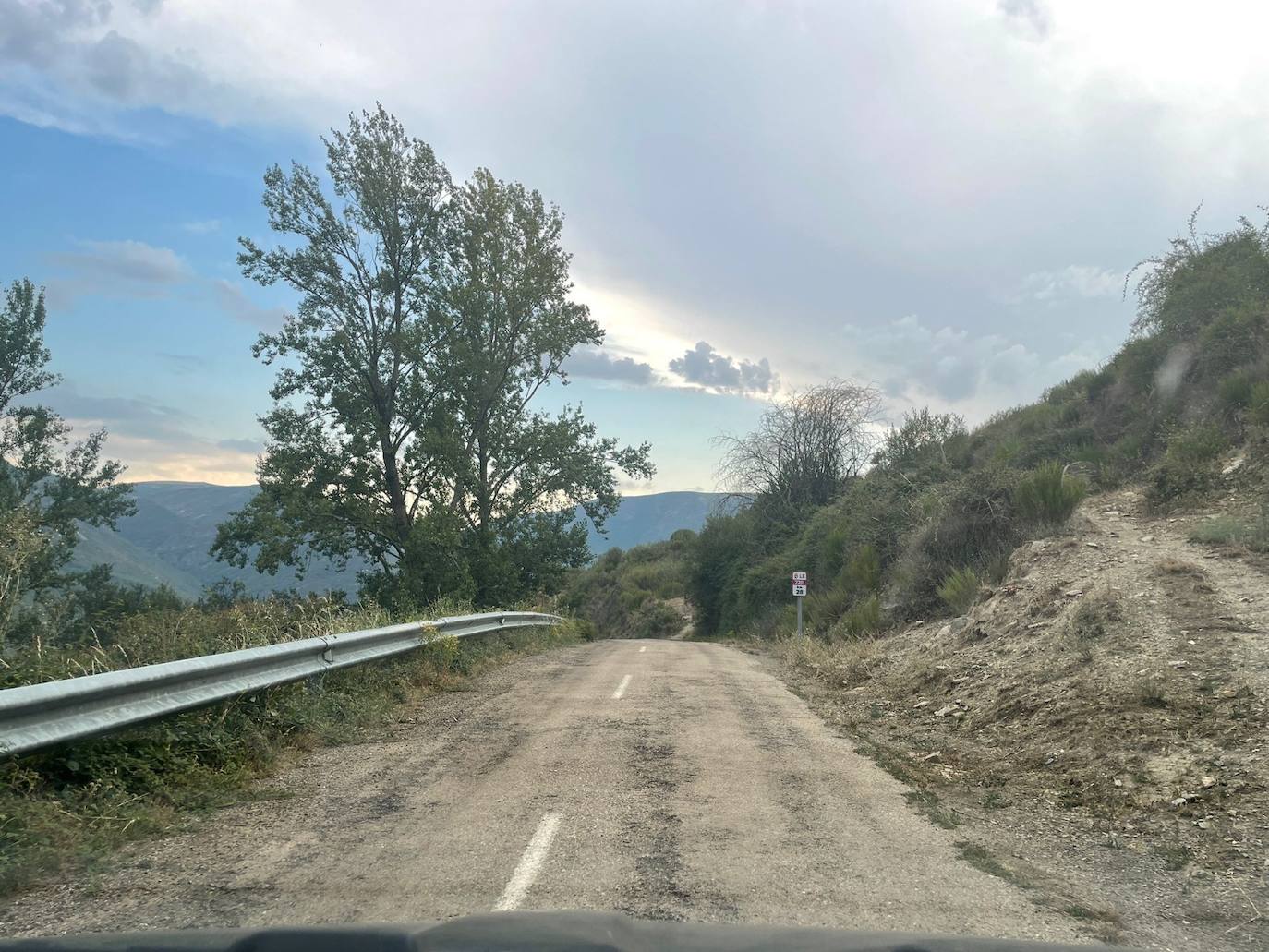 UPL demanda a la Junta el arreglo de la carretera LE-7311 en la comarca de La Cabrera.