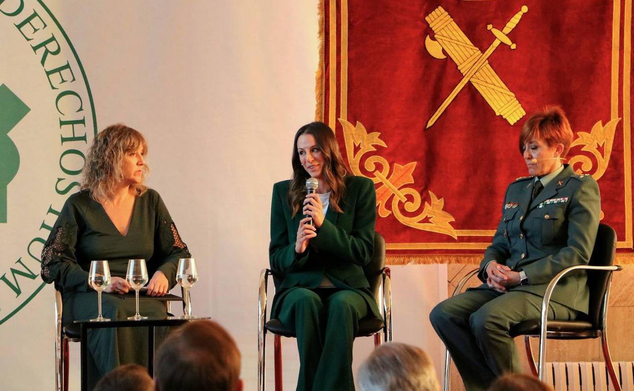 La Facultad de Ciencias Económicas y Empresariales de la Universidad de León acogió un encuentro de mujeres directivas.
