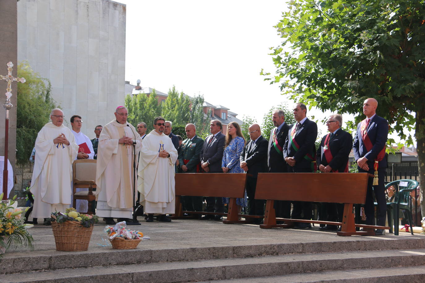 La celebración volvía a 'salir' al parque anexo a la Basílica, tras unos años donde las restricciones obligaron a llevarla a cabo en el interior del templo.