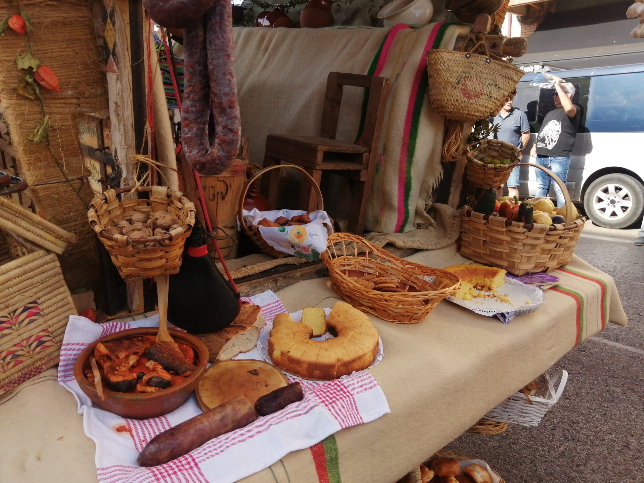 Pendones, carros engalanados y más de 50.000 romeros protagonizan el gran día de las festividades de San Froilán