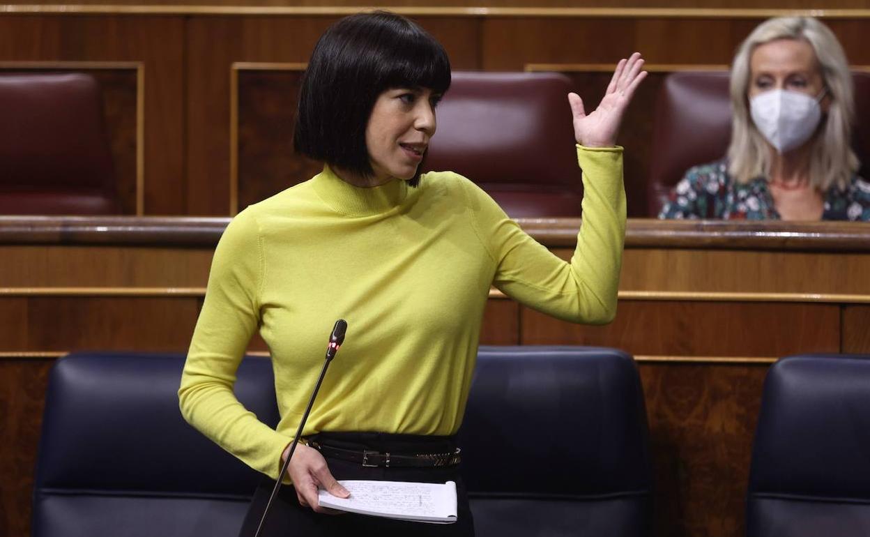 La ministra de Ciencia, Diana Morant durante el pleno celebrado este miércoles en el Congreso de los Diputados.