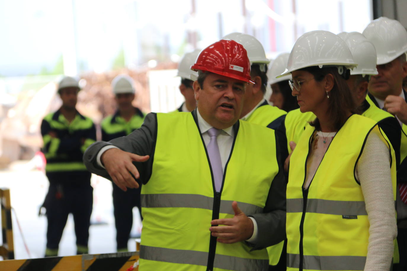 Visita institucional a la planta siderúrgica del grupo NSR en Villadangos del Páramo. 