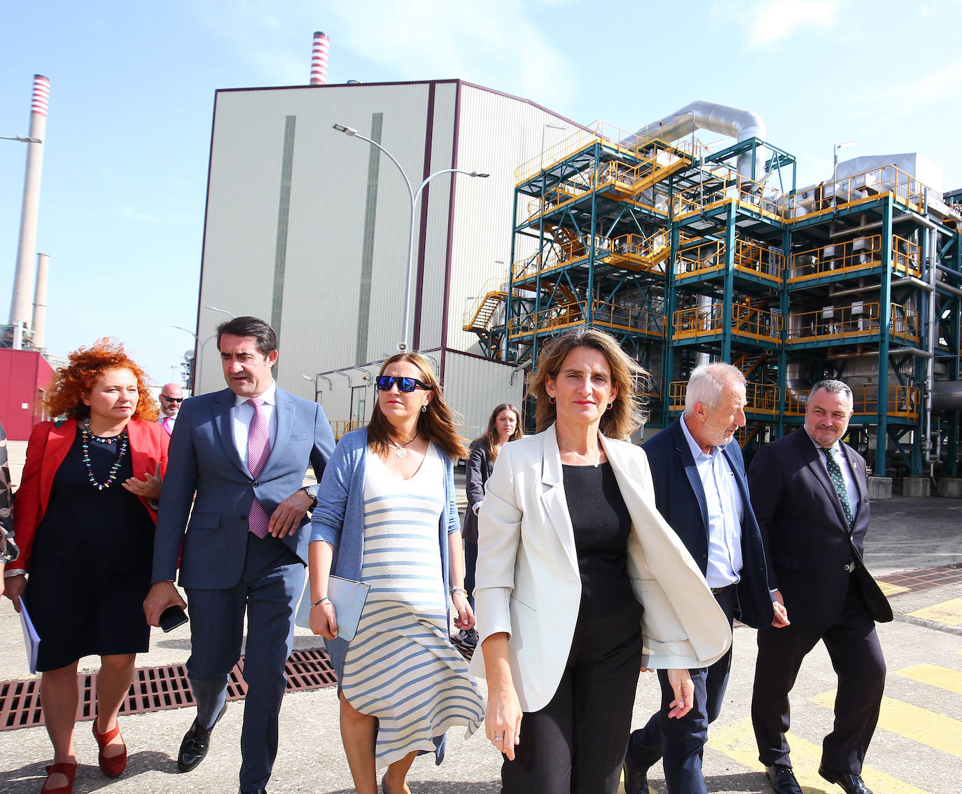 La vicepresidenta del Gobierno y ministra para la Transición Ecológica y el Reto Demográfico, Teresa Ribera, durante su visita las instalaciones de la Fundación Ciudad de la Energía, Ciuden, en Cubillos del Sil.