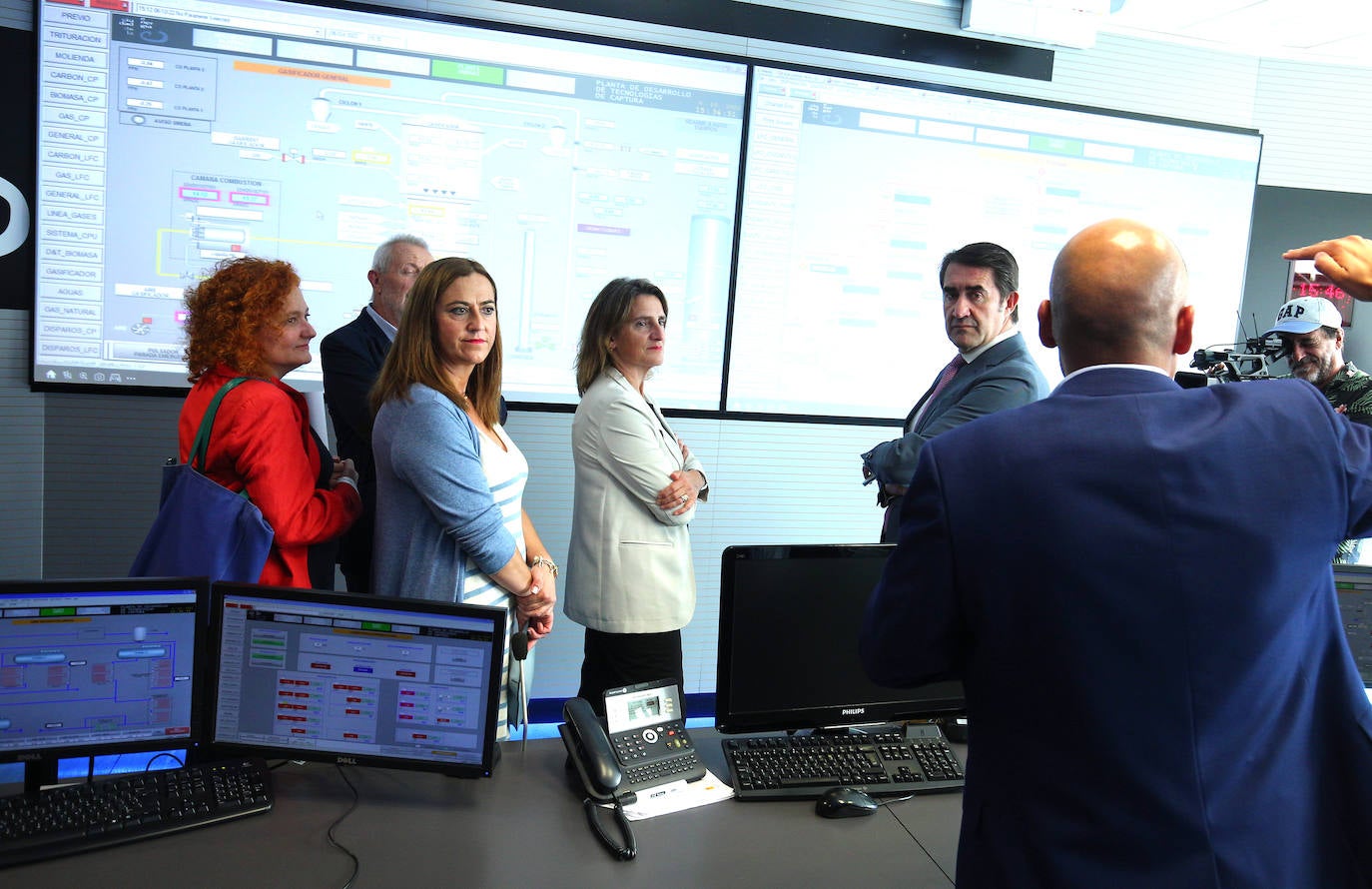 La vicepresidenta del Gobierno y ministra para la Transición Ecológica y el Reto Demográfico, Teresa Ribera, durante su visita las instalaciones de la Fundación Ciudad de la Energía, Ciuden, en Cubillos del Sil.