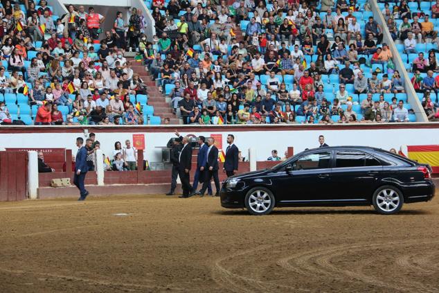 Demostración de procedimientos de actuación de la Guardia Civil en la Plaza de Toros de León