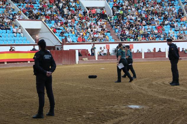 Demostración de procedimientos de actuación de la Guardia Civil en la Plaza de Toros de León