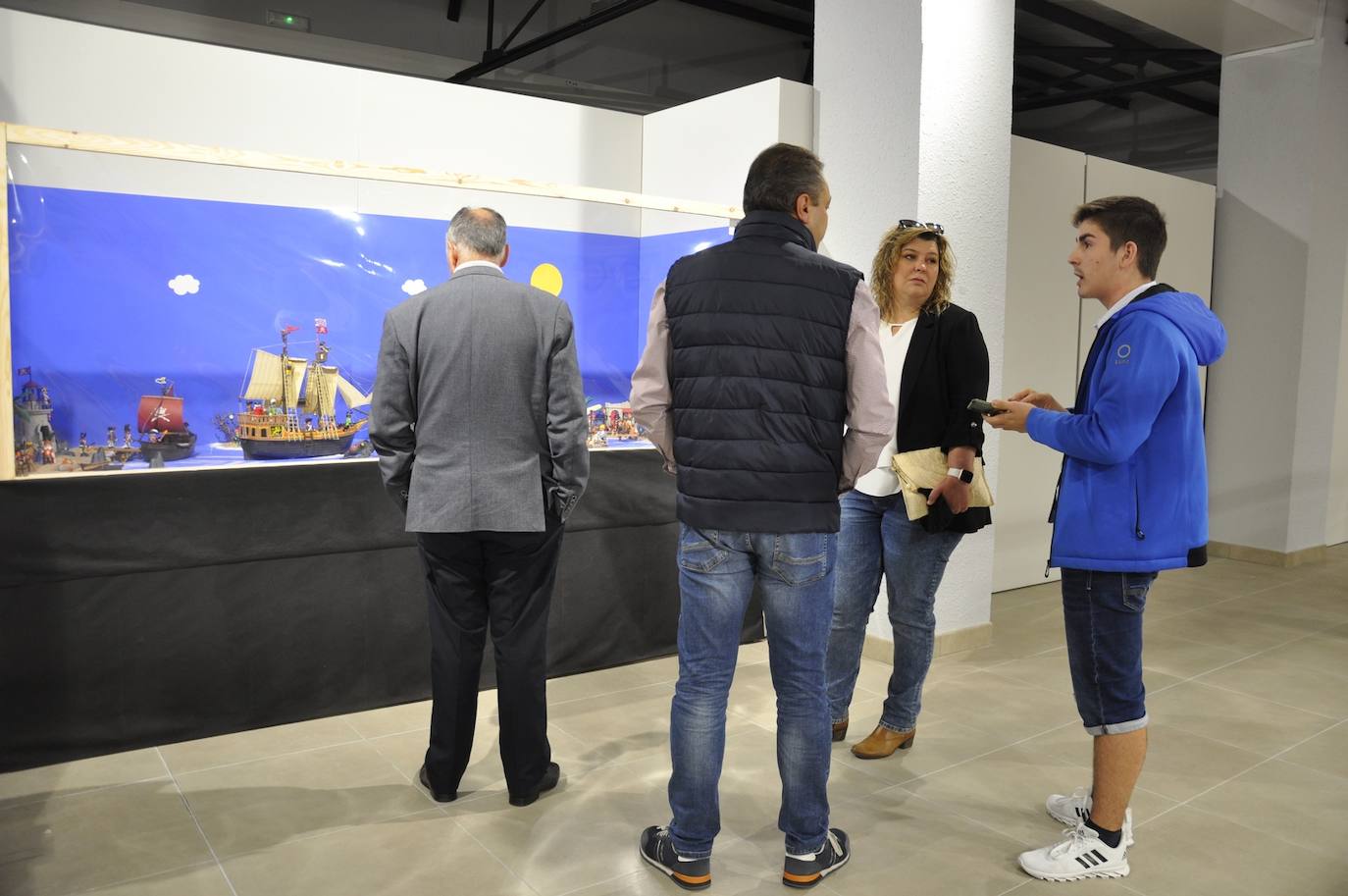 Algunas de las imágenes y dioramas que se podrán ver en la exposición. 