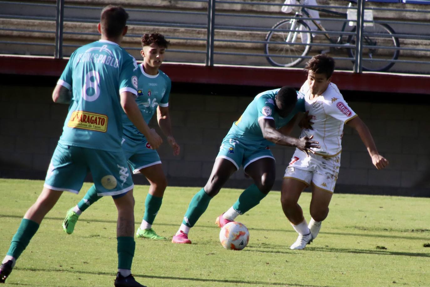 El Atlético Astorga se lleva con gran superioridad el duelo provincial ante el Júpiter (1-5)