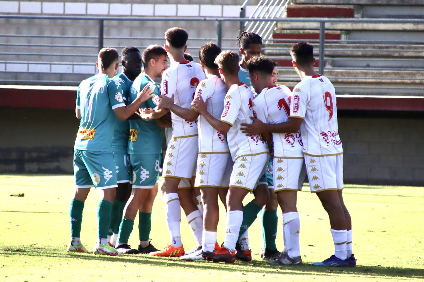 El Atlético Astorga se lleva con gran superioridad el duelo provincial ante el Júpiter (1-5)