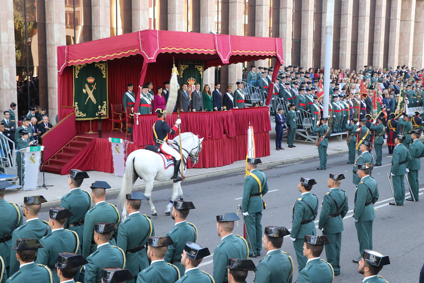 Acto central de la semana institucional de la Guardia Civil en León. 