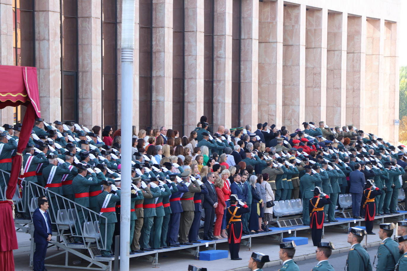 Acto central de la semana institucional de la Guardia Civil en León. 