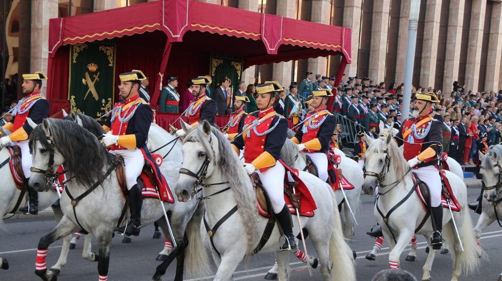 Desfile de la Guardia Civil en León