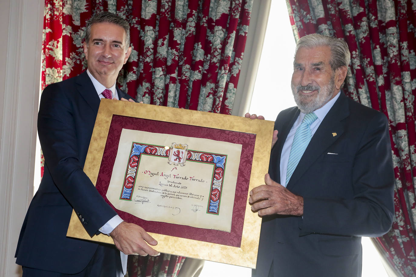 Acto de entrega del premio de Leonés del Año 2021 al ingeniero de Telecomunicaciones, Miguel Ángel Turrado.