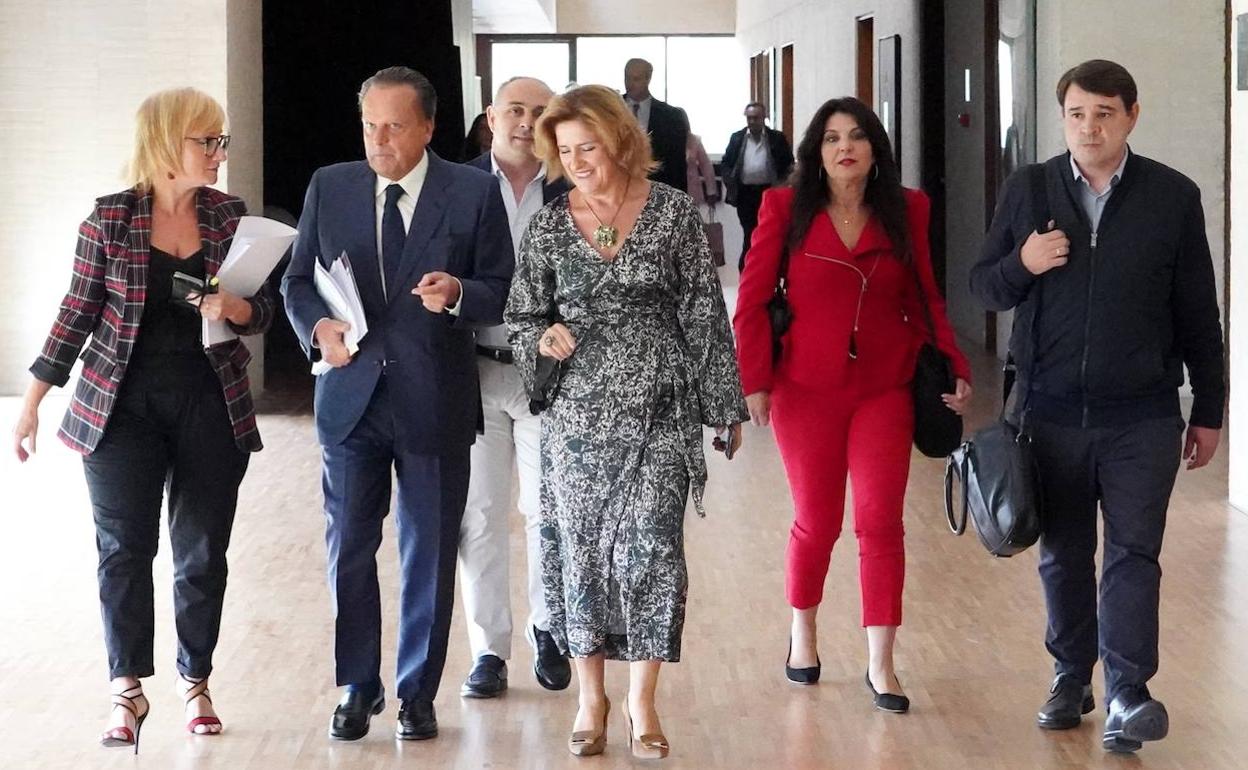 El presidente del Consejo de Cuentas de Castilla y León, Mario Amilivia, comparece para presentar el Informe 'Análisis económico financiero del impacto de la COVID-19 en la Comunidad Autónoma de Castilla y León, específicamente las entidades del sector público de la Comunidad sujetas al régimen de contabilidad pública'..