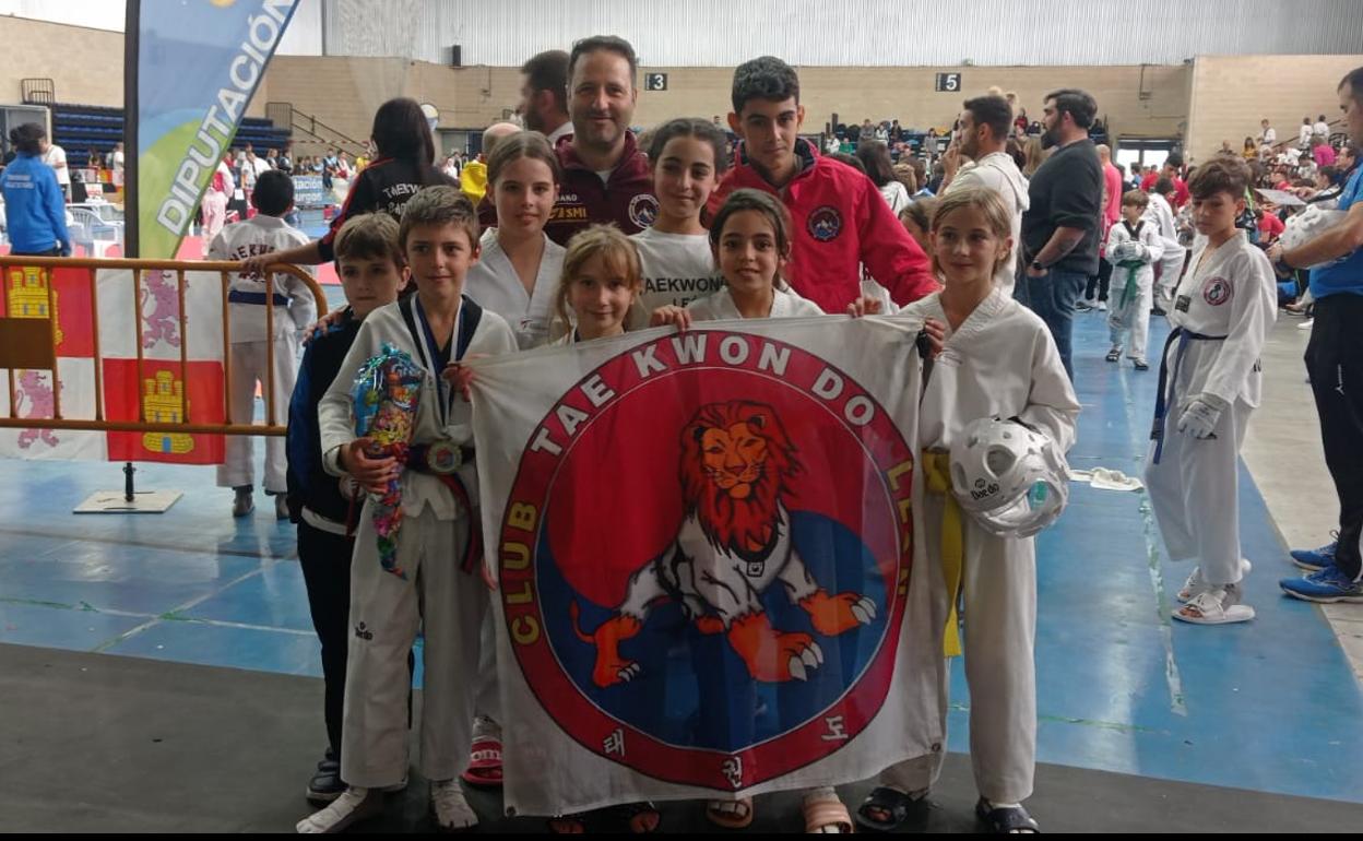 El Club Taekwondo León logró siete medallas en el Open de MIranda de Ebro.