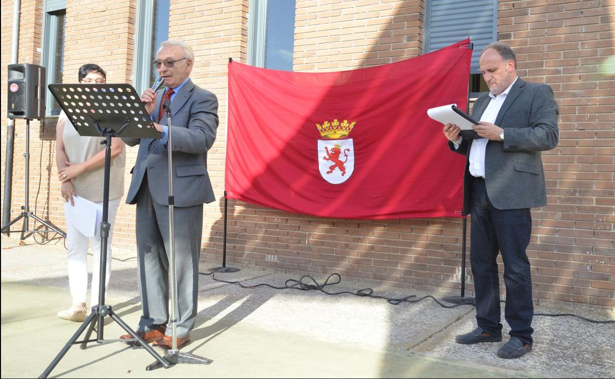 Un instante de la lectura de los Decreta en San Pedro de Dueñas. 