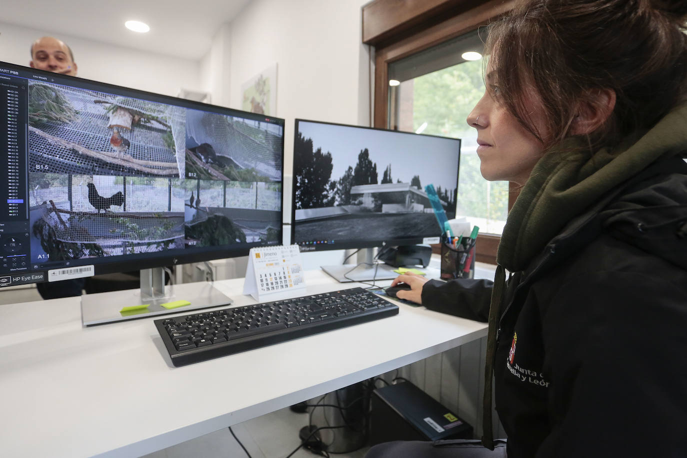 El consejero de Medio Ambiente, Vivienda y Ordenación del Territorio, Juan Carlos Suárez-Quiñones, visita el Centro de Cría del Urogallo de Valsemana.