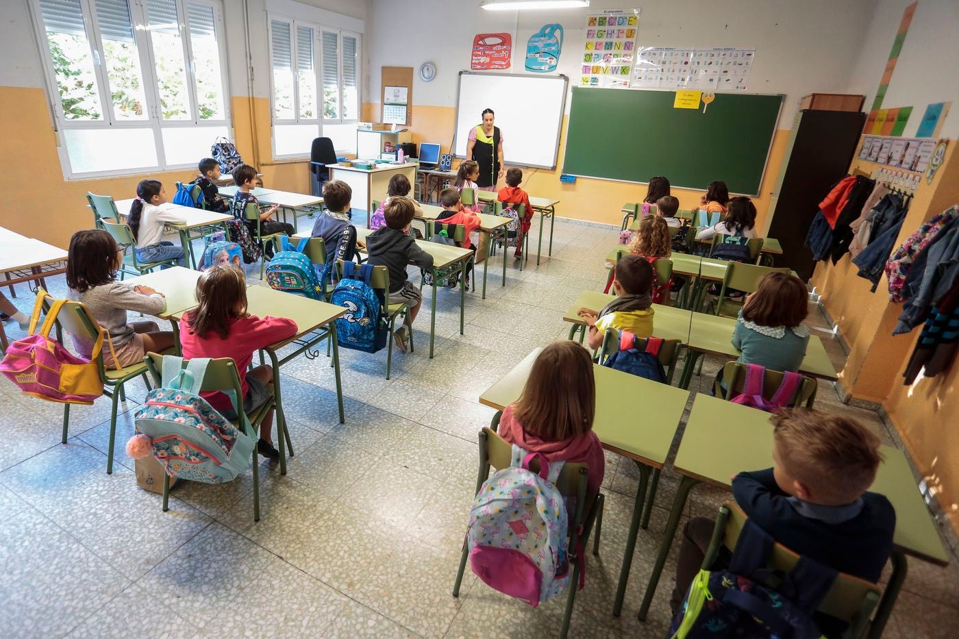 Niños en un aula de un colegio de León.