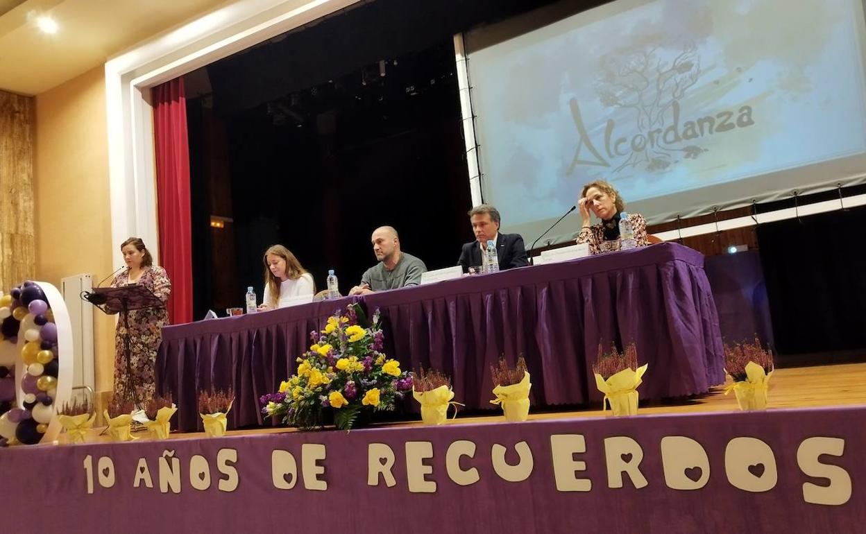 Imagen del acto de celebración del décimo aniversario de la Asociación Alcordanza.