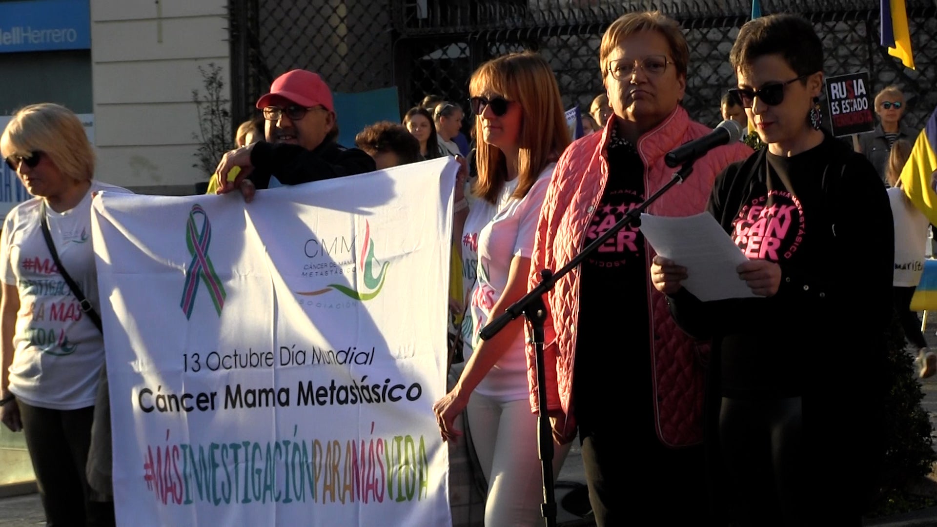 Las mujeres que padecen cáncer de mama metastásico en León han salido a la calle