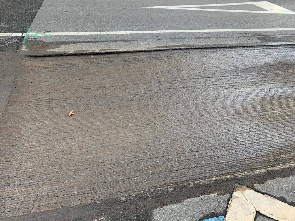 Las obras de asfaltado en la Calle Arquitecto Torbado de León.